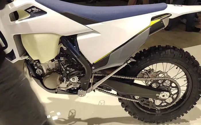 Protecteur de bras oscillant pour Husqvarna FE250 FE450 TE FE 125 250 300 350 400 450 501 2014-2023 