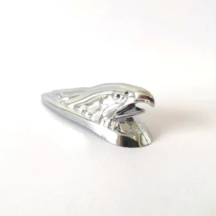 Garde-boue avant chromé pour moto, avec emblème de tête d'aigle, conçu pour une ajustement personnal