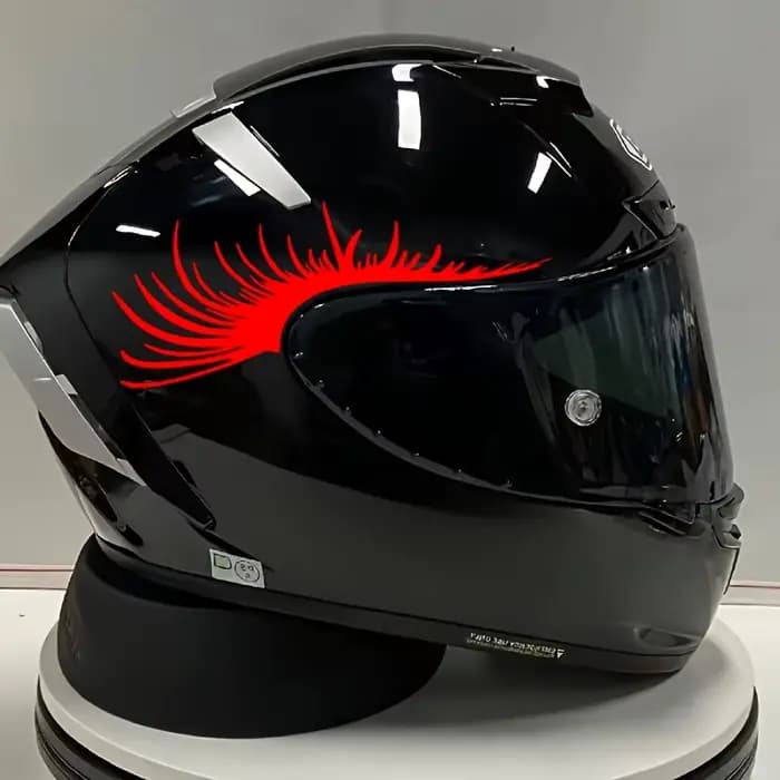 Autocollants pour casque de moto, 1 pièce, conception créative de sourcils rouges, adaptés aux rétro
