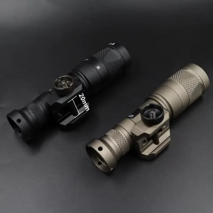 Lumière tactique M300V, éclairage IR et lampe de poche Scout blanche LED avec interrupteur de pressi