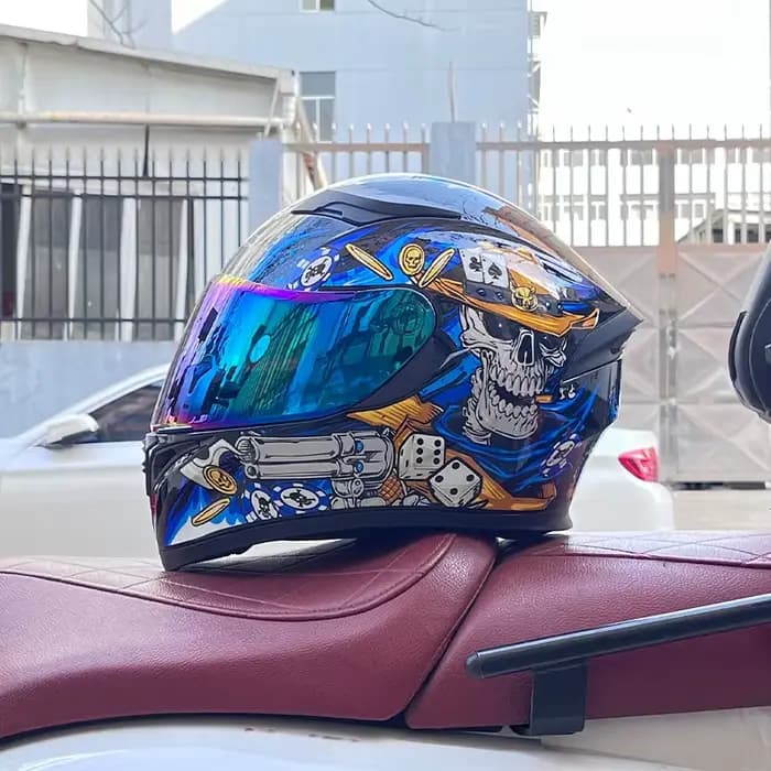 Casque de moto intégral