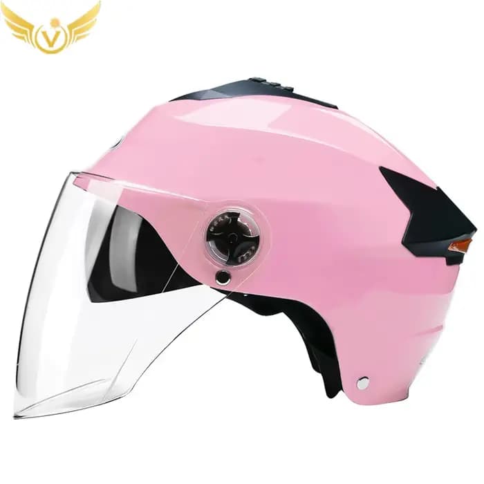 Casques de moto avec lumières LED