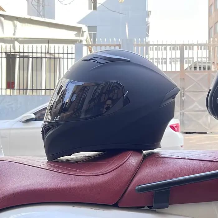 Casque de moto intégral