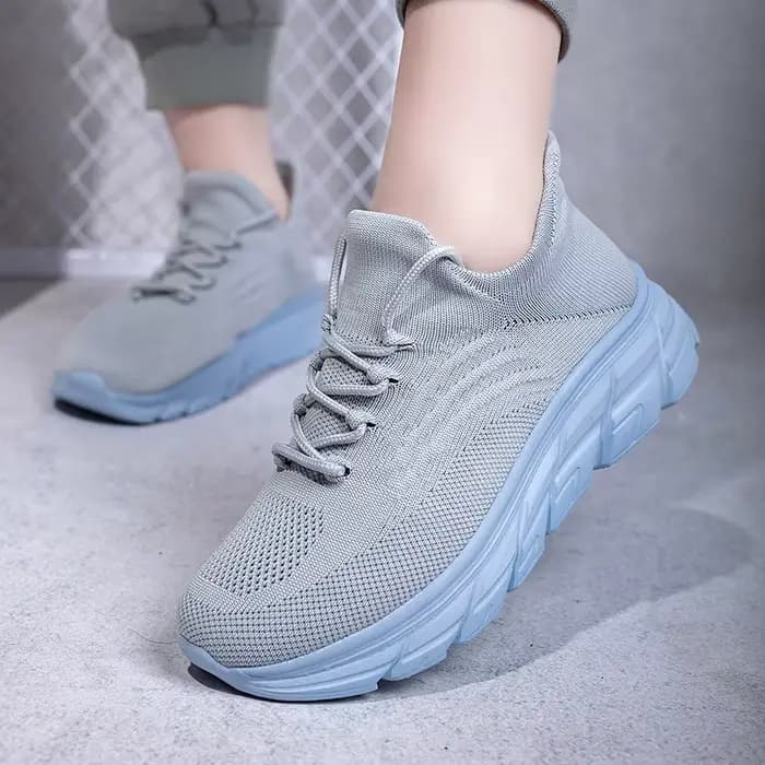 Chaussures de course grises pour hommes – Bottes plates rembourrées en dentelle et maille respirante Chaussures d'entraînement de sport légères Chaussures de conception de style décontracté