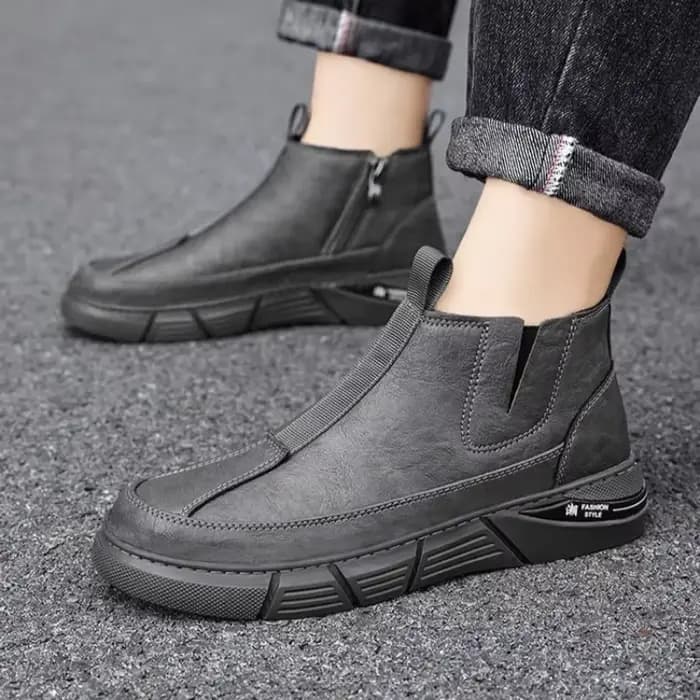 Hommes baskets chaussures en cuir bottes hautes anti-dérapant résistant à l'usure imperméable moto hommes botte de sécurité Chelsea Bota Masculina