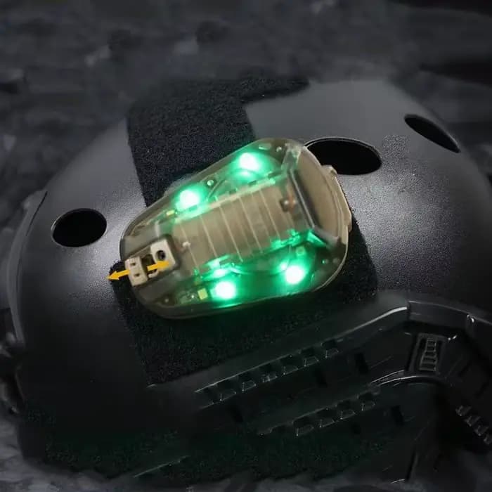 L'éclairage LED pour casque facilite la sécurité en extérieur grâce à la fonction stroboscopique IR améliorée