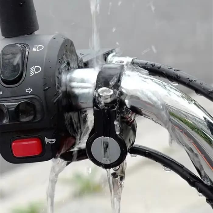Serrure universelle pour casque de moto