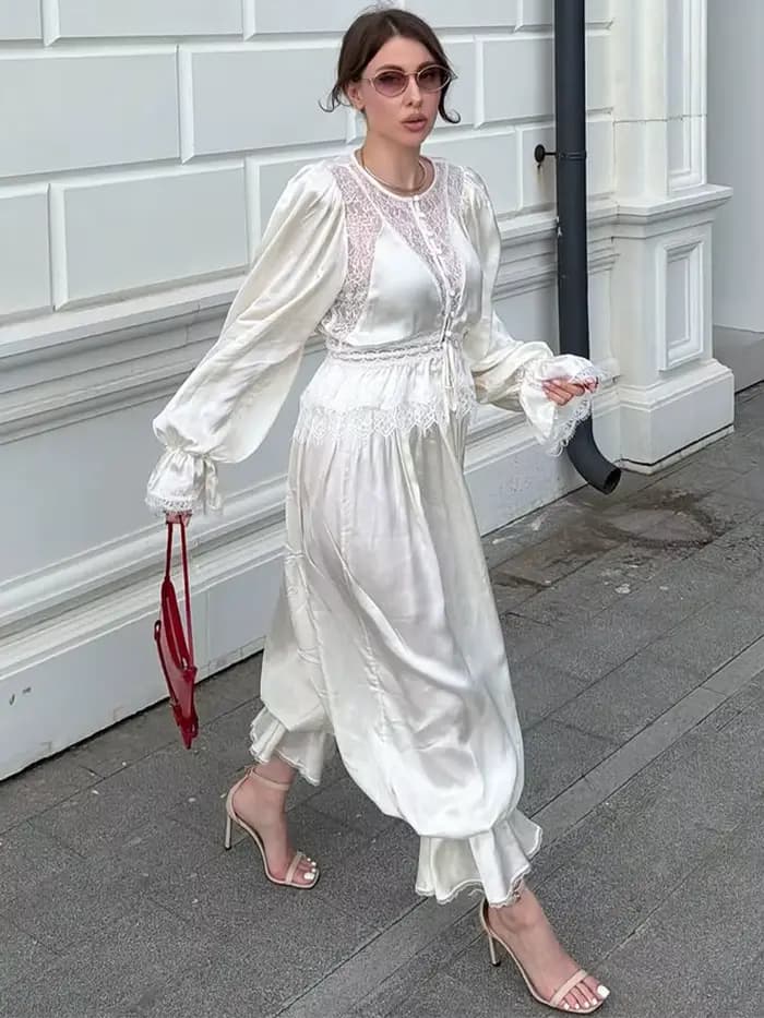 Ensemble pantalon femme élégant en satin et dentelle, col rond, manches longues bouffantes, chemisier boutonné sur le devant, pantalon à taille élastiquée avec cordon de serrage et ourlet à volants à 