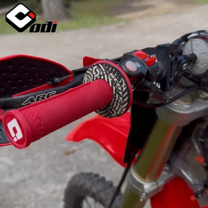 ODI - Carénage aérodynamique de moto Corps cylindrique résistant aux chocs Facile à installer Poignées