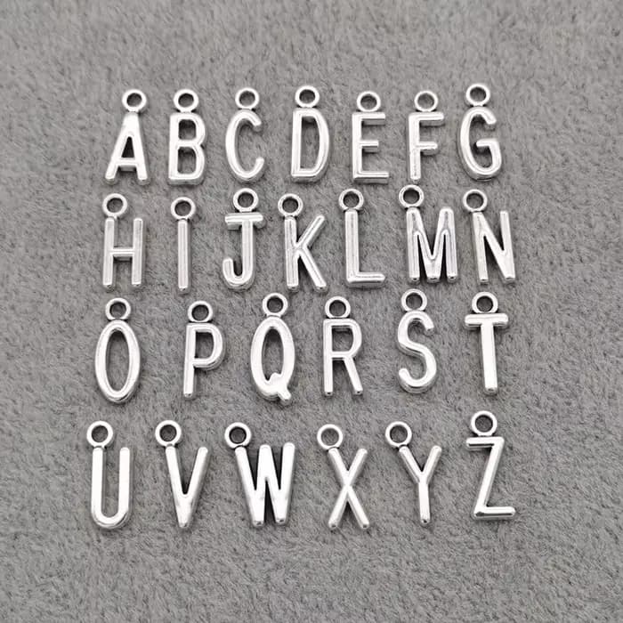 Porte-clés de voyage avec breloque lettre A-Z, avion, globe, bagage, appareil photo – Accessoire de mode pour les amateurs de voyage, idéal comme cadeau