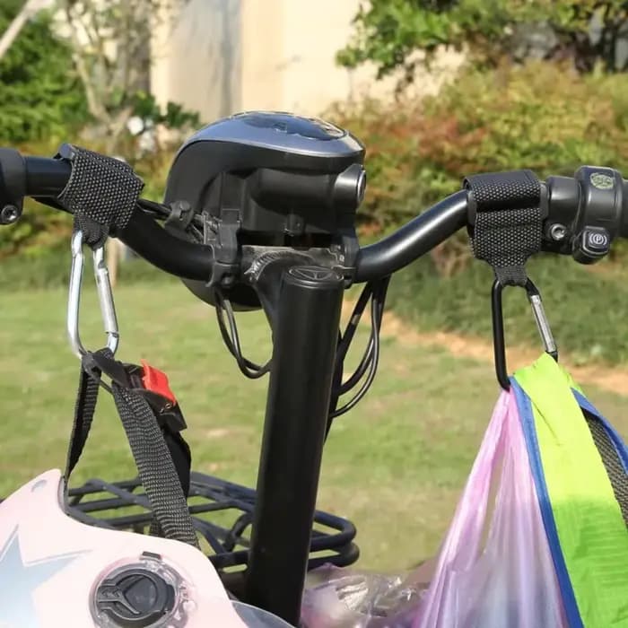 Crochet de suspension pour moto avec crochets de verrouillage