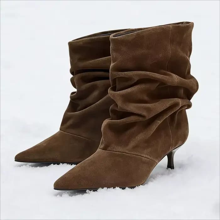 Bottines d'hiver en daim pour femmes, bottes courtes plissées à bout pointu, bottes à la cheville élégantes rétro marron pour femmes, bottes femmes