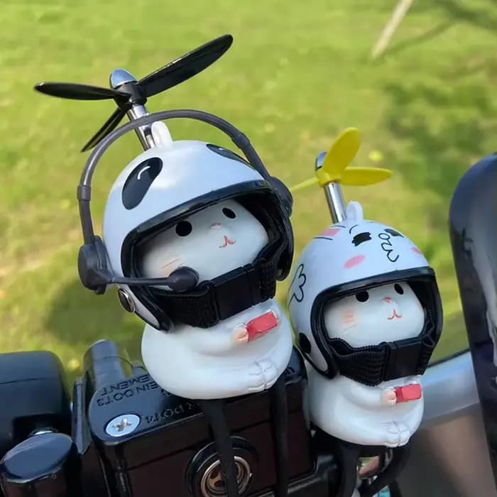 Guidon de moto électrique avec casque de chat