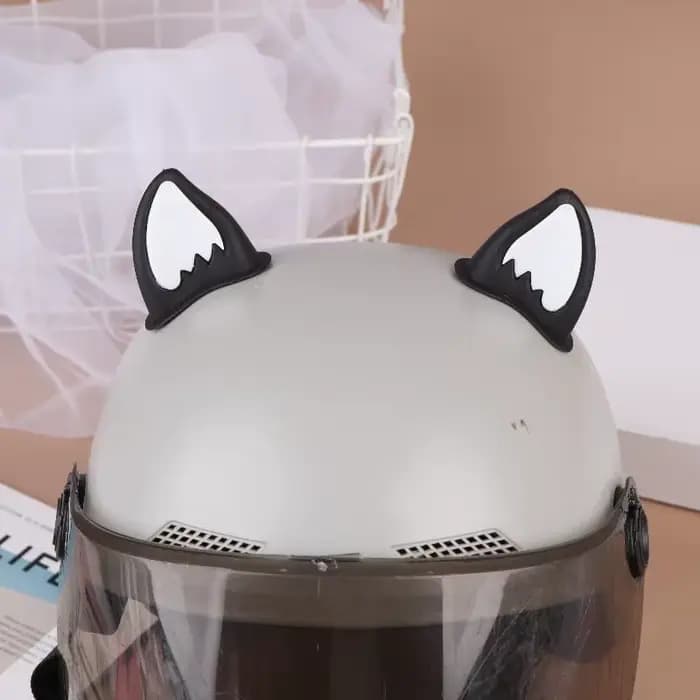 Décorations d'oreille de chat pour casque de moto
