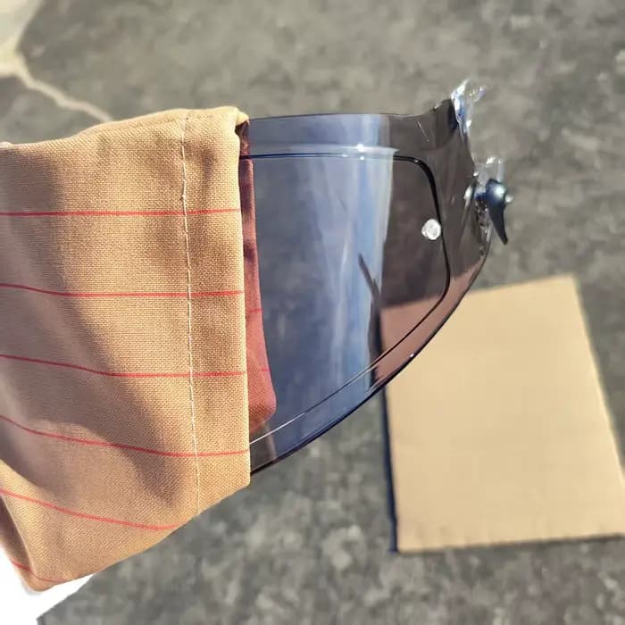 Visière photochromique pour casque