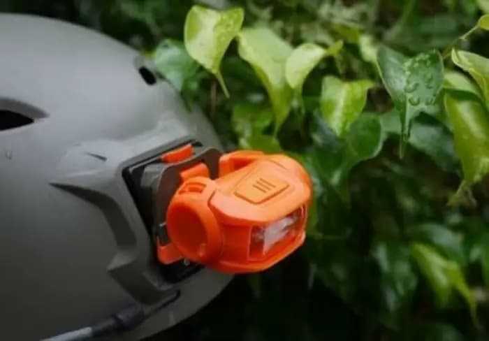 Lampe frontale tactique pour casque