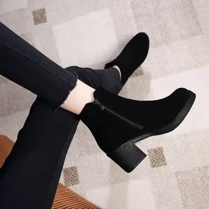 Femmes automne et hiver 2025 nouvelle mode solide tempérament bottines tête ronde talon carré sans lacet solide bottes décontractées taille