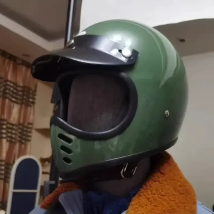 Petit casque à nez pointu