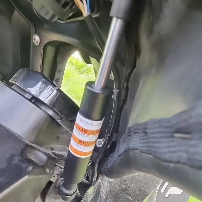 Supports d'amortisseurs pour moto