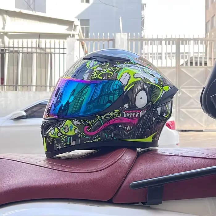 Casque de moto intégral