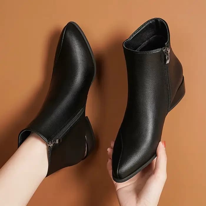 Bottes pour femmes automne-hiver 2026, style britannique, bottes tendance pour femmes, nouvelles bottes courtes à talons épais et surdimensionnées