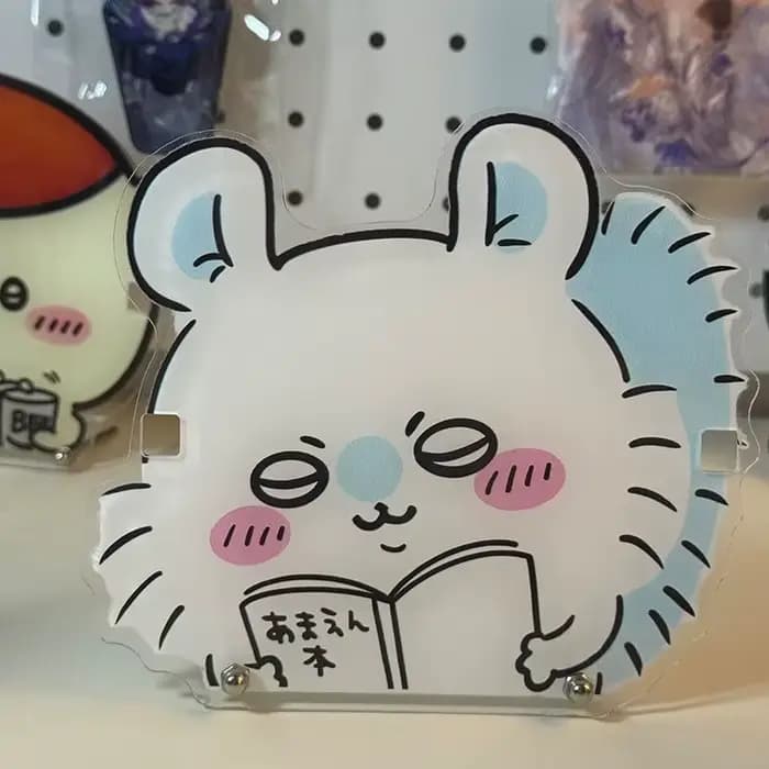 Support à lunettes Kawaii Chiikawa en matériau lisse, organisateur de bureau créatif et pratique, décoration pour la maison et le bureau, utilisation quotidienne exquise