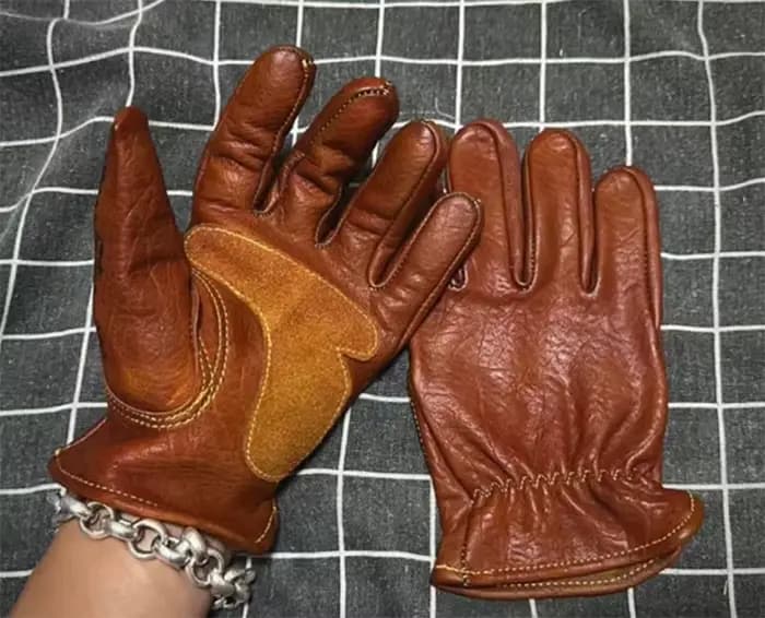 Isoto de course de moto en cuir vintage, fait à la main