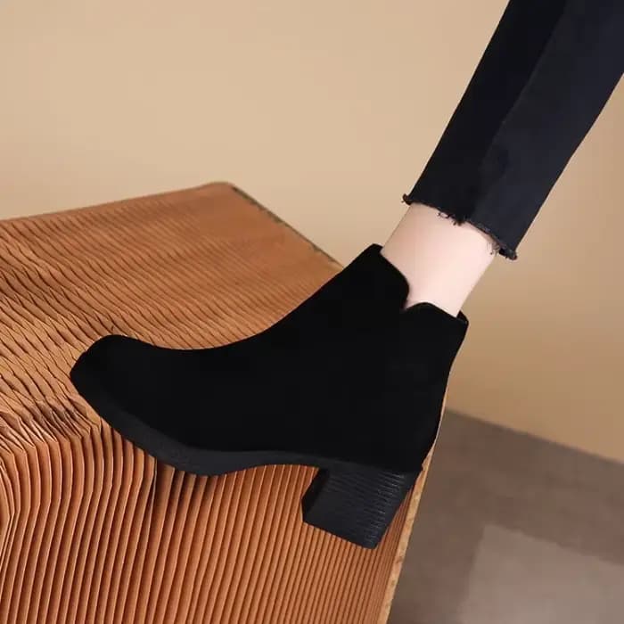 Femmes automne et hiver 2025 nouvelle mode solide tempérament bottines tête ronde talon carré sans lacet solide bottes décontractées taille