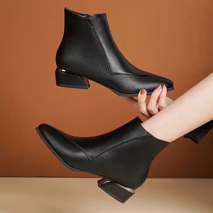 Bottines pour femmes automne-hiver 2024, style britannique, bottes tendance pour femmes, nouvelles bottes courtes à talons épais et surdimensionnées