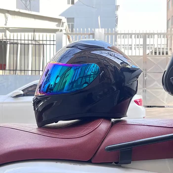 Casque de moto intégral