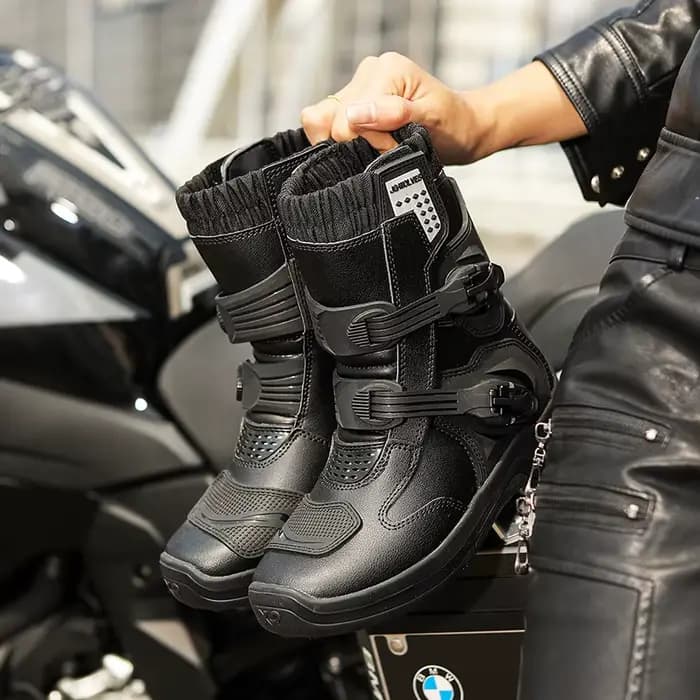 Bottes de moto noires pour hommes