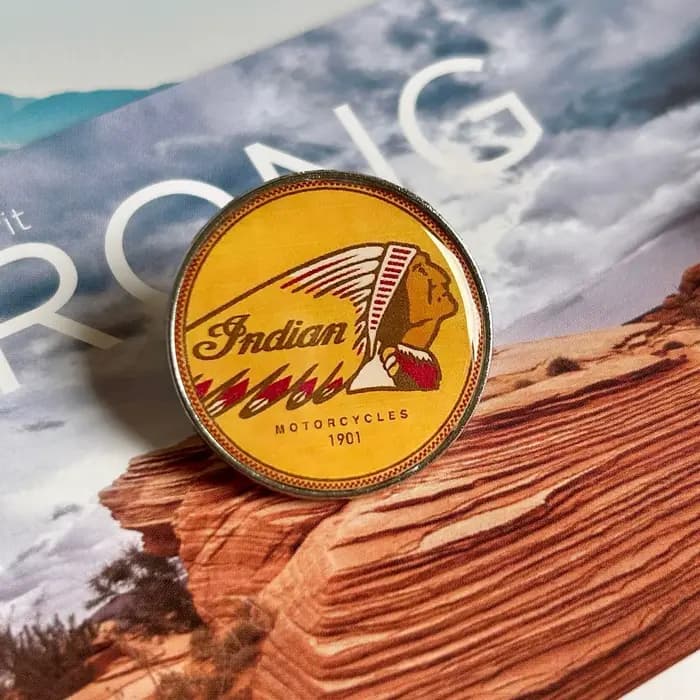 Ensemble de broches et badges de moto indiens