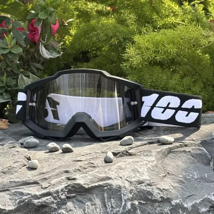100 lunettes de Moto