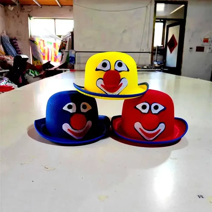 Chapeau de Clown Rayé Carnaval Amusant et Coloré, Polyvalent pour Jeu de Rôle, Accessoire de Performance pour Fête Masquée et Cirque