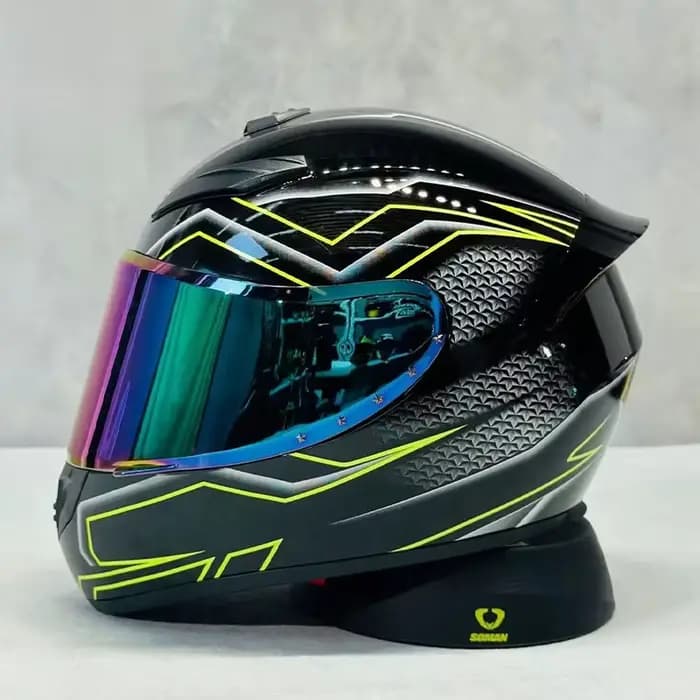 Casque de moto intégral populaire Urgly Girl avec plusieurs options de style et liberté de conduite inégalée pour les pilotes urbains