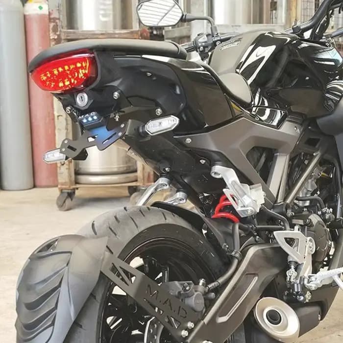 Support de lampe d'éclairage LED adapté à Honda CB125R CB150R CB250R CB300R