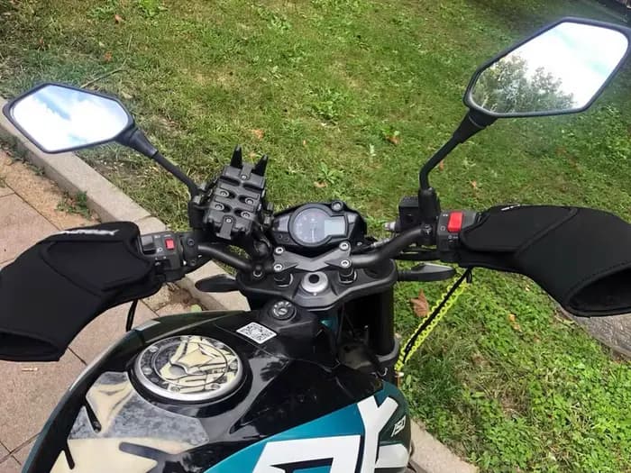 Gants de guidon de moto pratiques