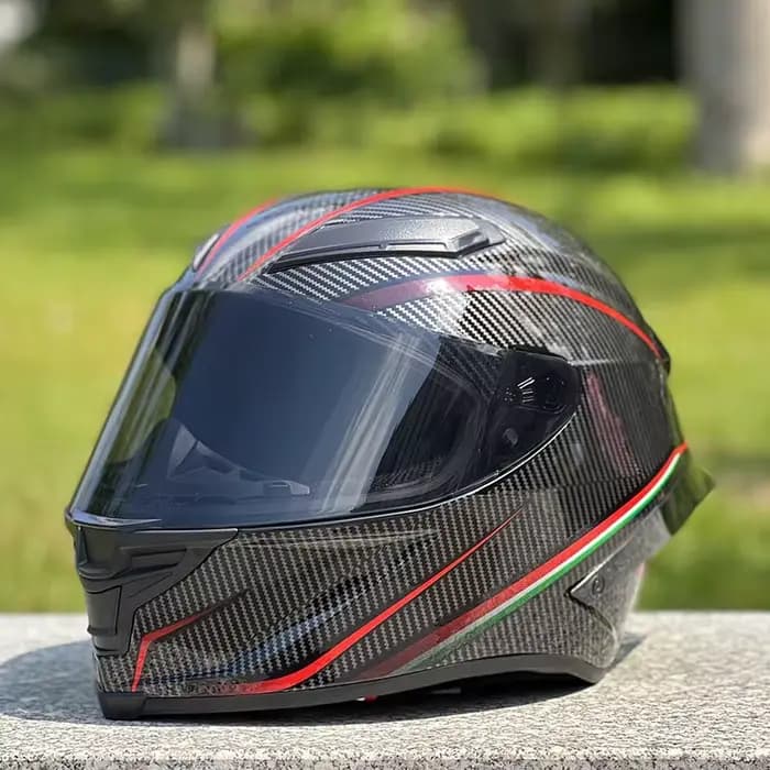 Casque de sécurité de course quatre saisons grand Spoiler noir rouge Casque de trajectoire hommes et