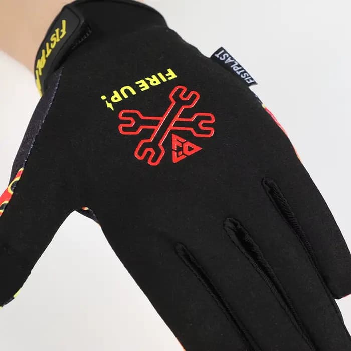Fistplast motif flamme