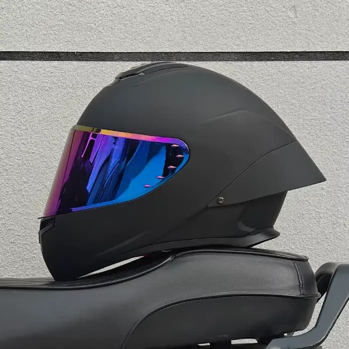 Casque de moto modulaire blanc à visière relevable