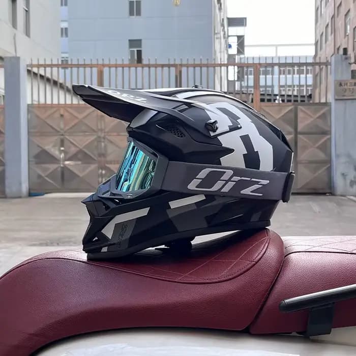 Casque de moto tout-terrain super cool