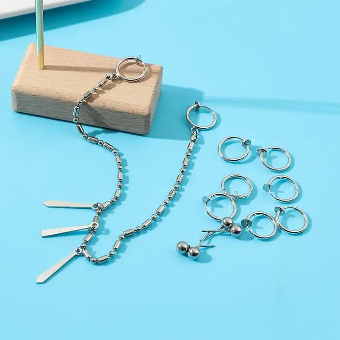 Ensemble de bijoux de cosplay de dessin animé Horimiya - Boucles d'oreilles créatives et exquises et accessoires de piercing pour les fans