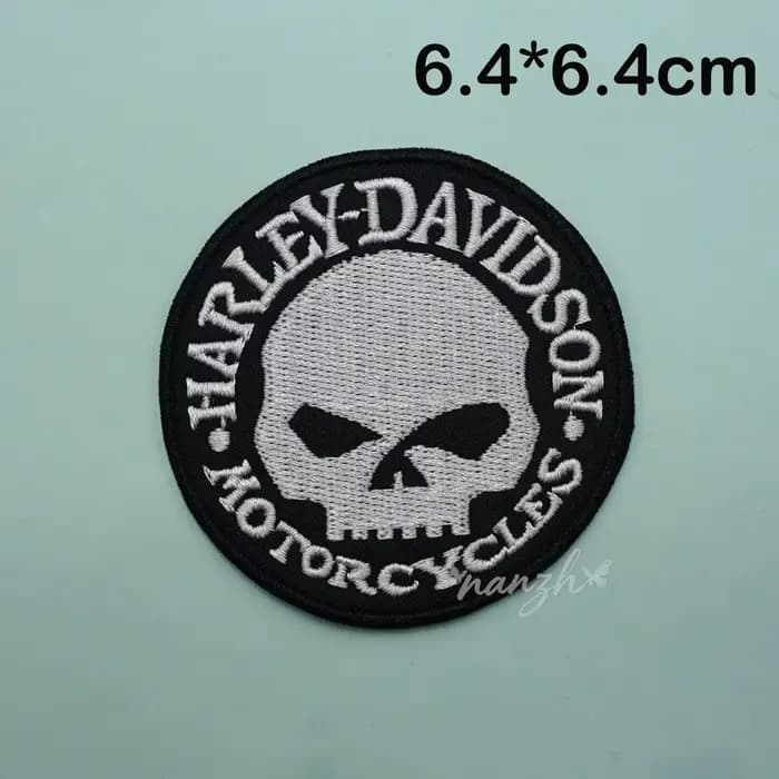 Veste en cuir brodée avec logo de moto