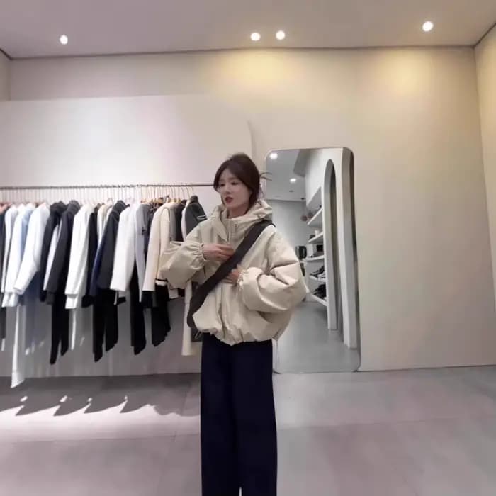 Veste à capuche pour femme, nouvelle collection printemps-automne, style tendance de la saison, coupe ample, sensation haut de gamme, petite taille, polyvalente, en polyester
