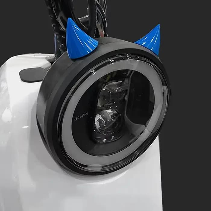 Casque de moto tout-terrain intégral avec corne en caoutchouc