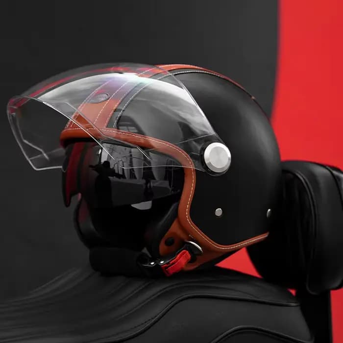 Casque de moto 3/4 ouvert populaire de style avant-gardiste avec motifs géométriques et design moderne à blocs de couleur pour les motards urbains