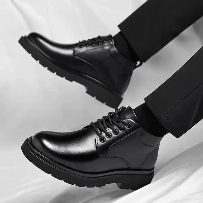 Bottes mi-hautes en cuir noir à lacets pour homme