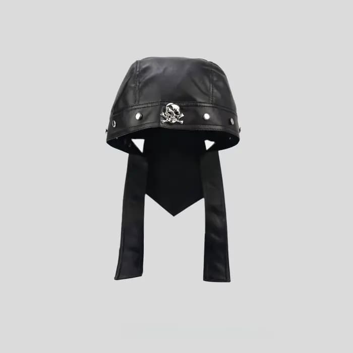 Casque de moto en cuir noir avec bandana tête de mort