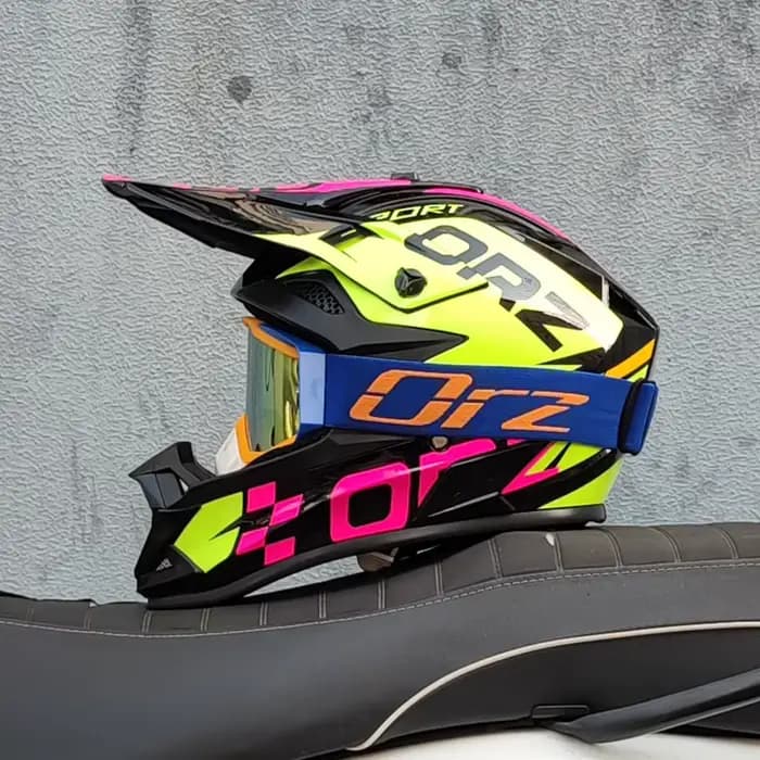 Casque de moto tout-terrain super cool