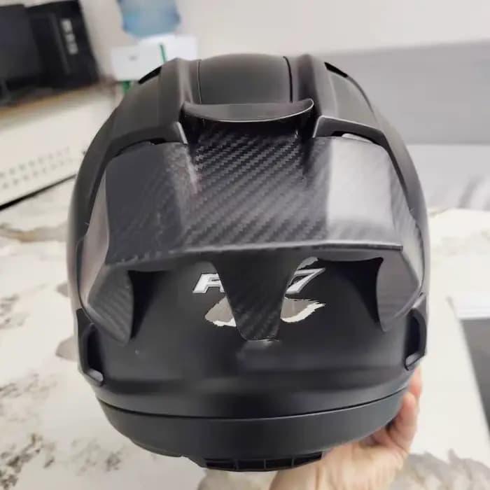 Spoiler de casque en fibre de carbone